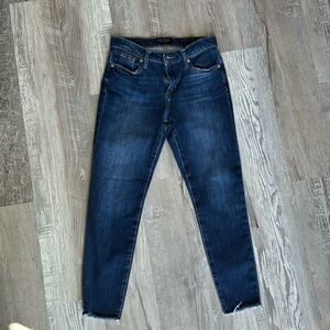 Ankle skinny denim.